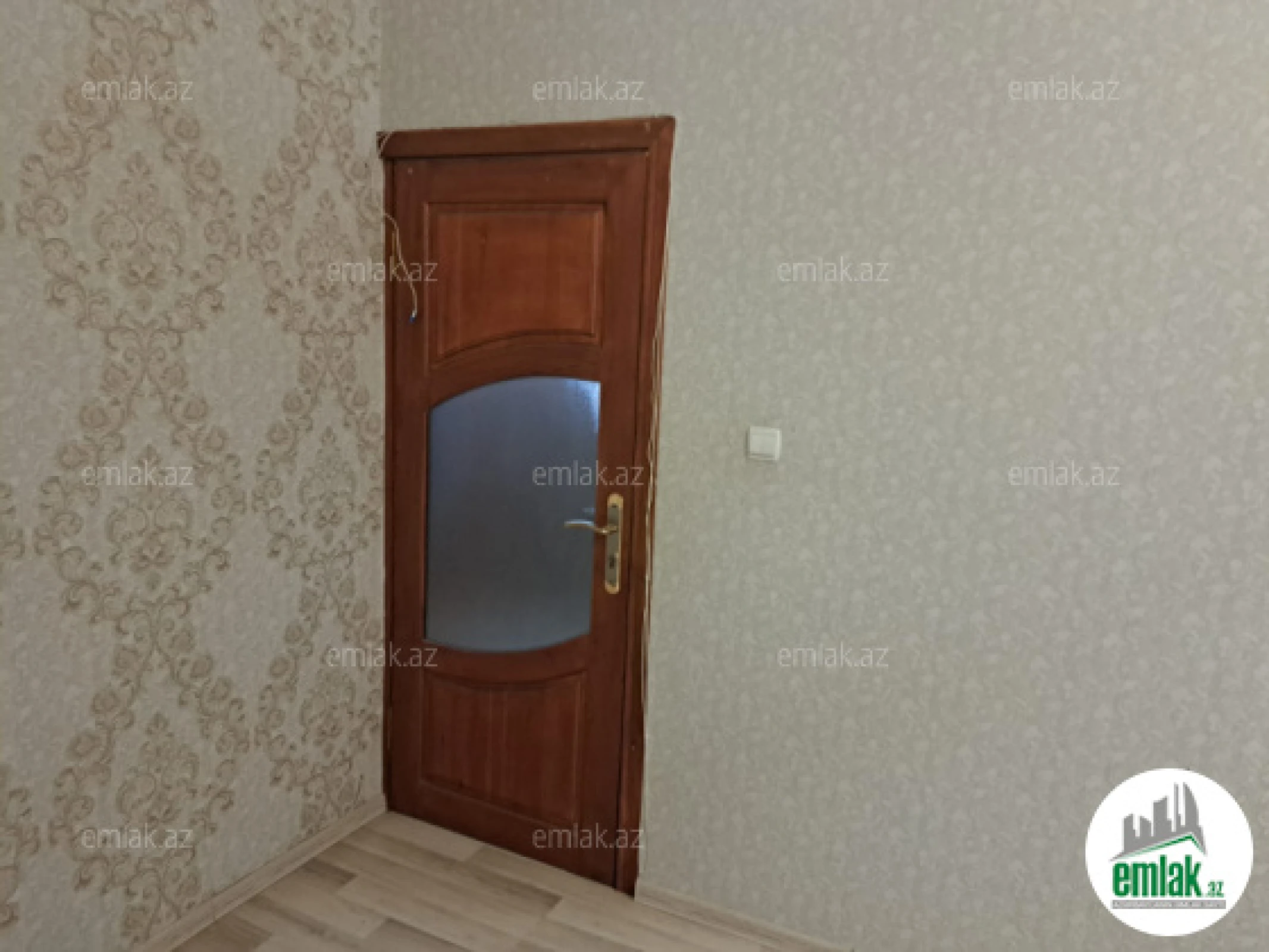 Satılır 2 otaqlı köhnə tikili 55 m²