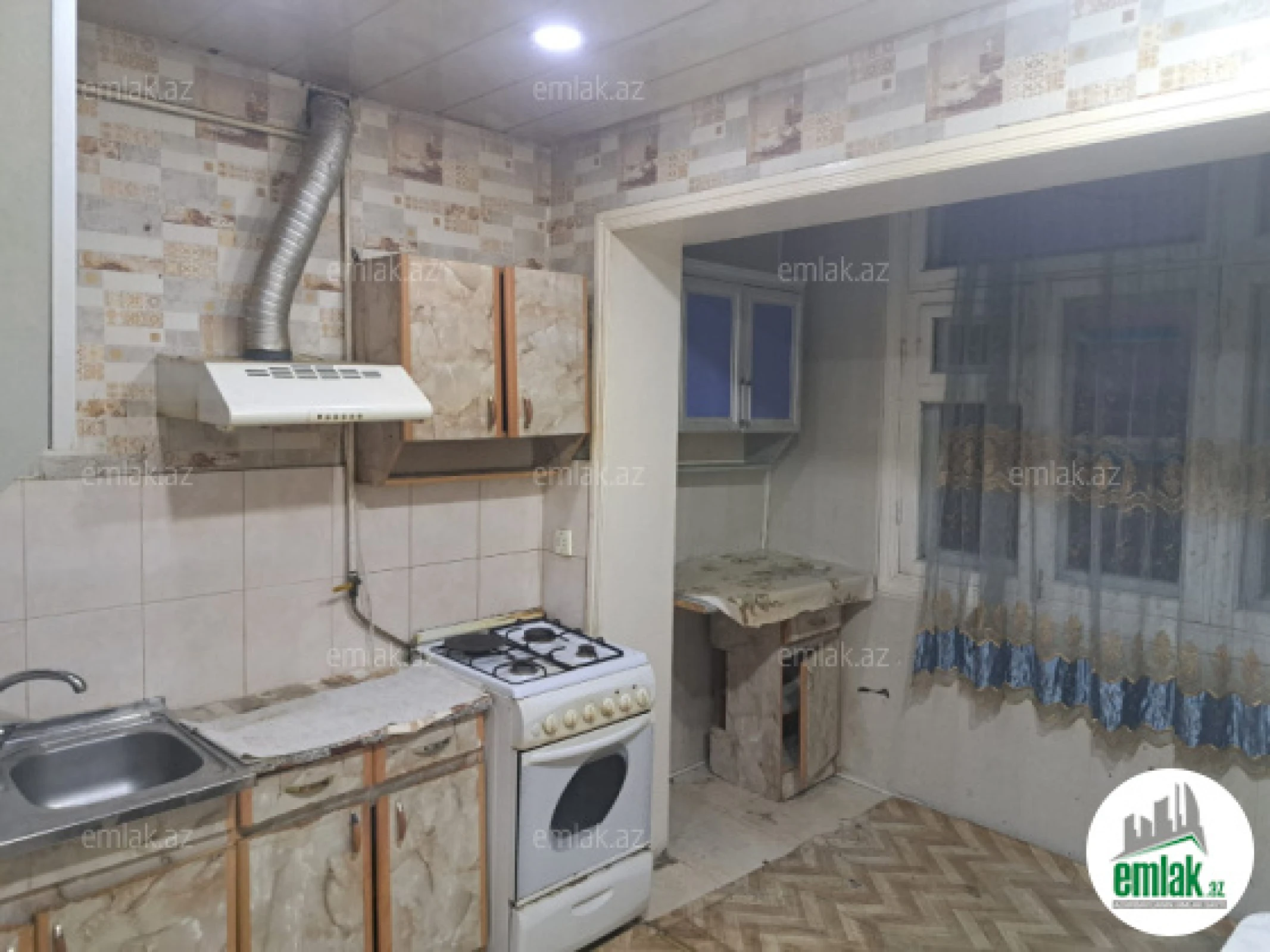Satılır 2 otaqlı köhnə tikili 55 m²