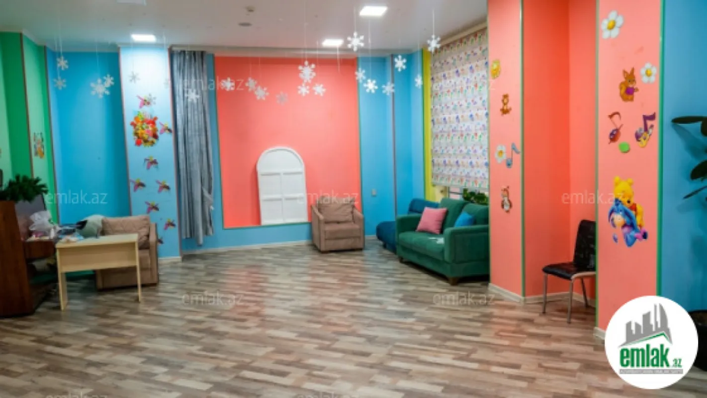 Satılır 7 otaqlı obyekt 424 m²