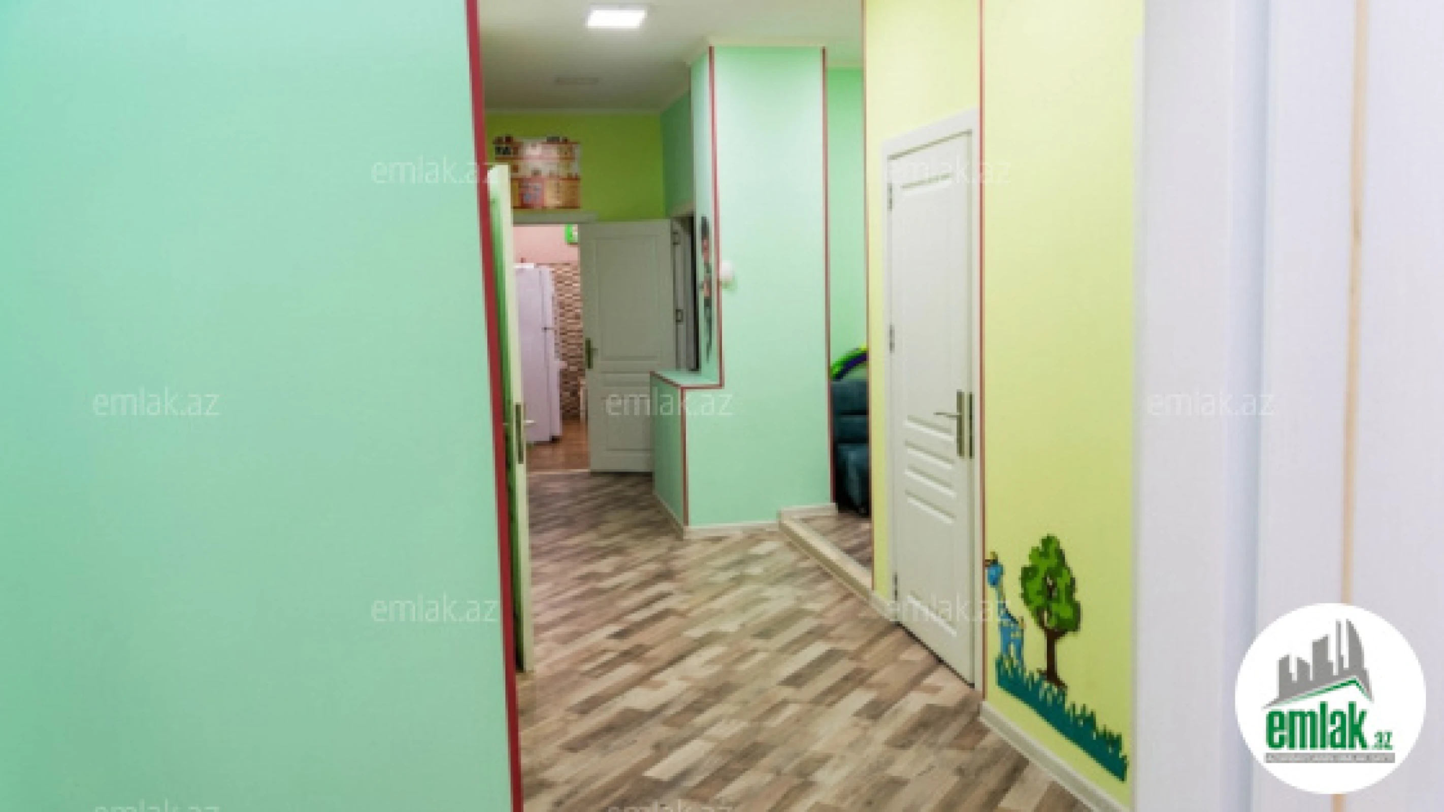 Satılır 7 otaqlı obyekt 424 m²