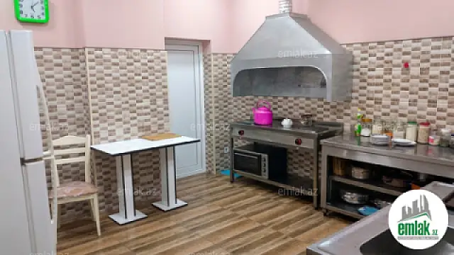 Satılır 7 otaqlı obyekt 424 m²