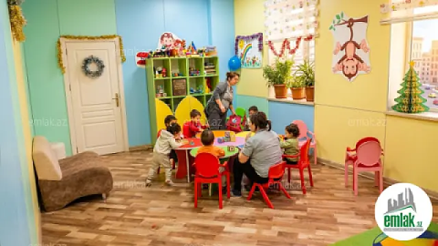 Satılır 7 otaqlı obyekt 424 m²