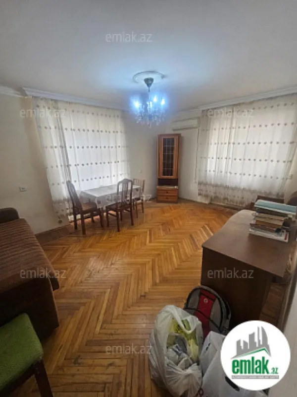 Satılır 2 otaqlı köhnə tikili 50 m²