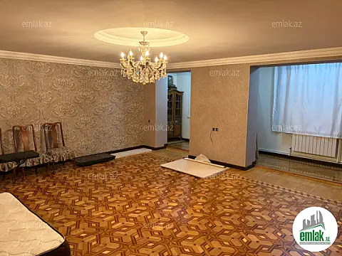 Satılır 3 otaqlı köhnə tikili 105 m²