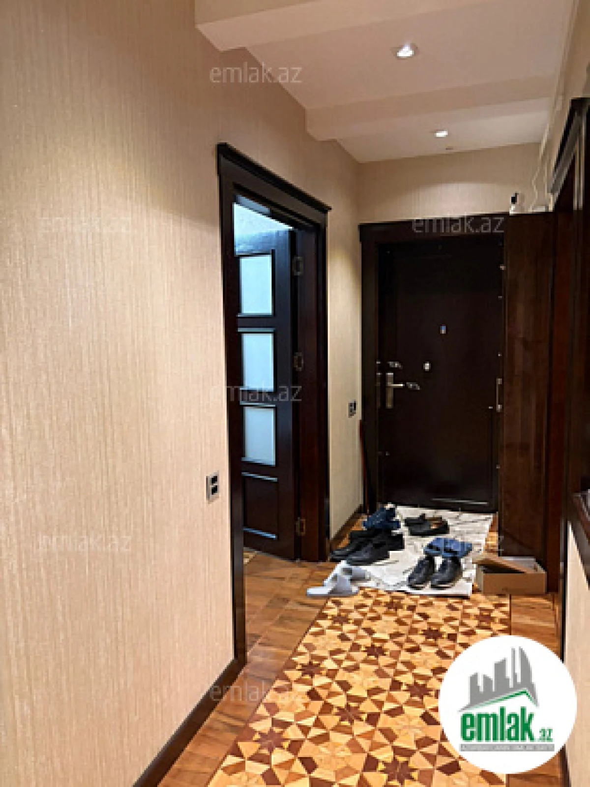 Satılır 3 otaqlı köhnə tikili 105 m²