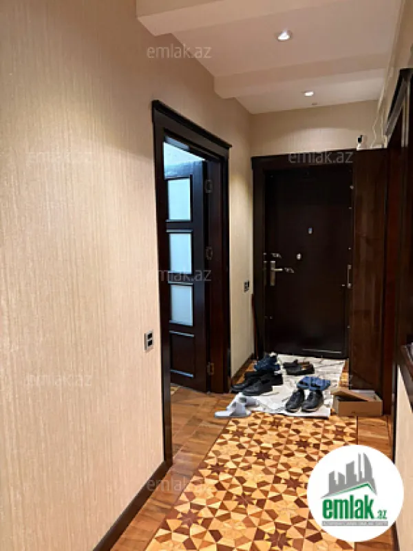 Satılır 3 otaqlı köhnə tikili 105 m²