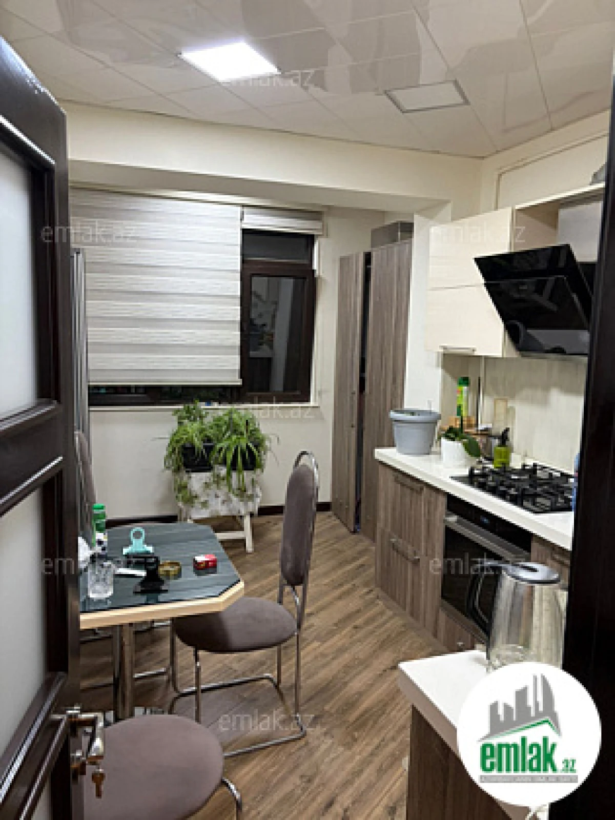 Satılır 3 otaqlı köhnə tikili 105 m²