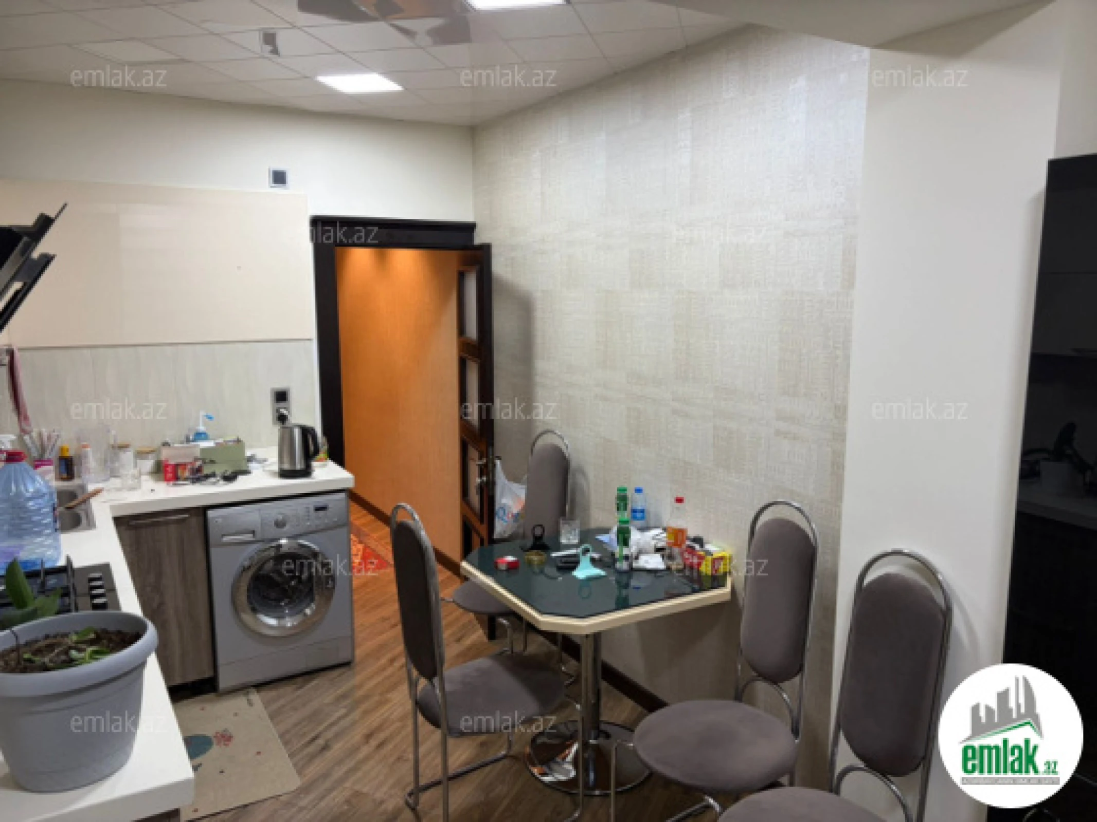 Satılır 3 otaqlı köhnə tikili 105 m²