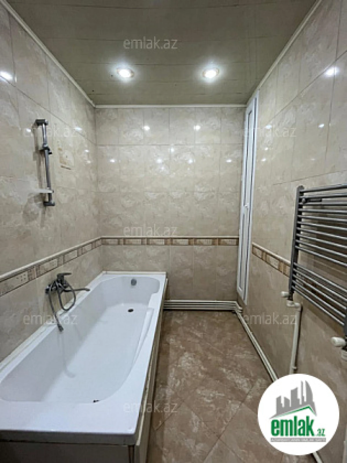 Satılır 3 otaqlı yeni tikili 128 m²