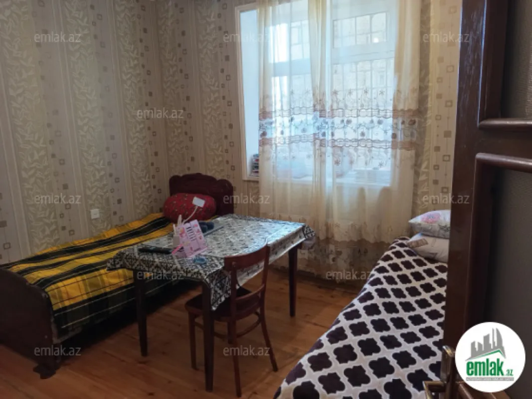 Satılır 6 otaqlı həyət evi 200 m²