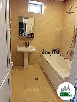 Satılır 6 otaqlı həyət evi 200 m²