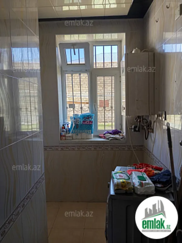 Satılır 6 otaqlı həyət evi 200 m²