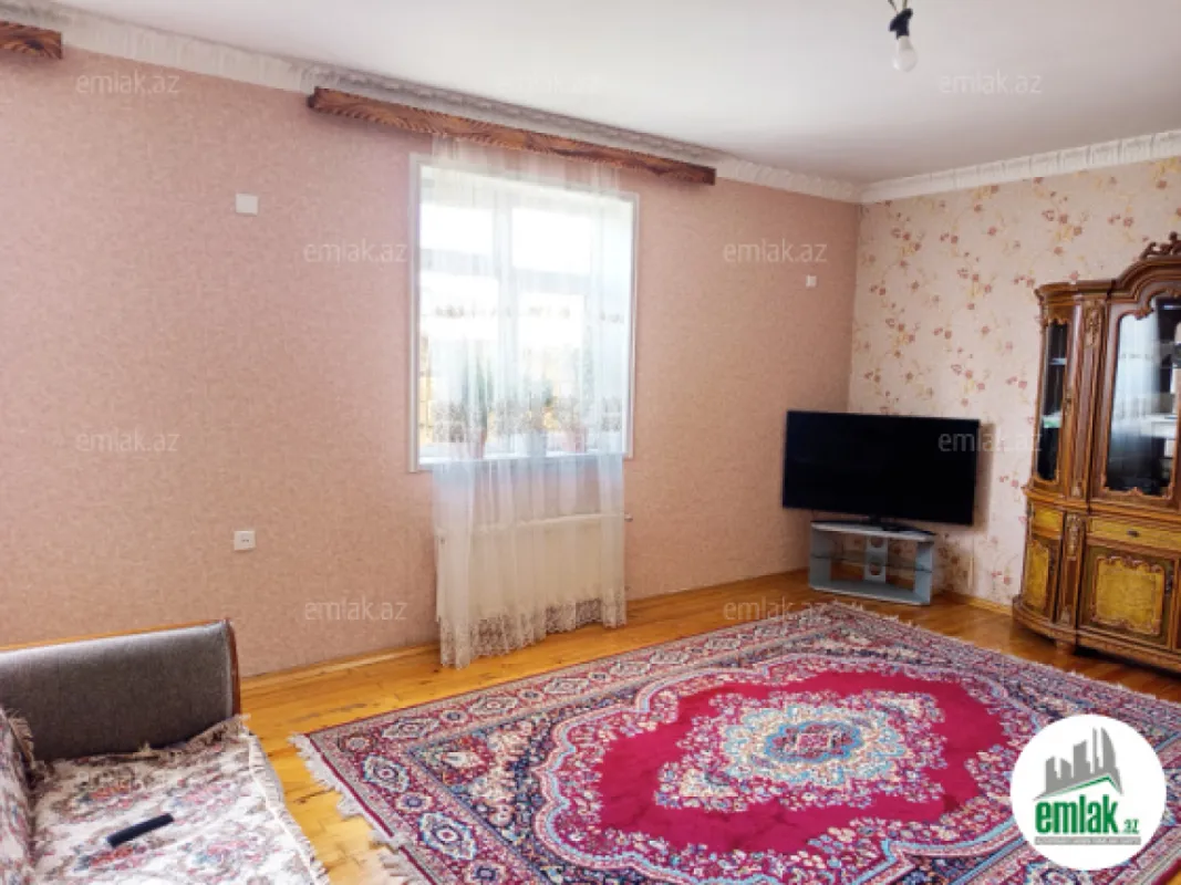 Satılır 6 otaqlı həyət evi 200 m²