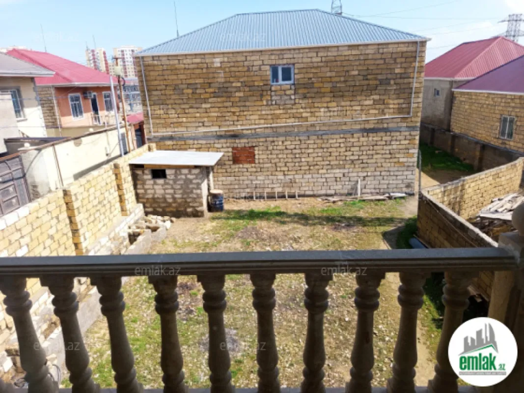 Satılır 6 otaqlı həyət evi 200 m²