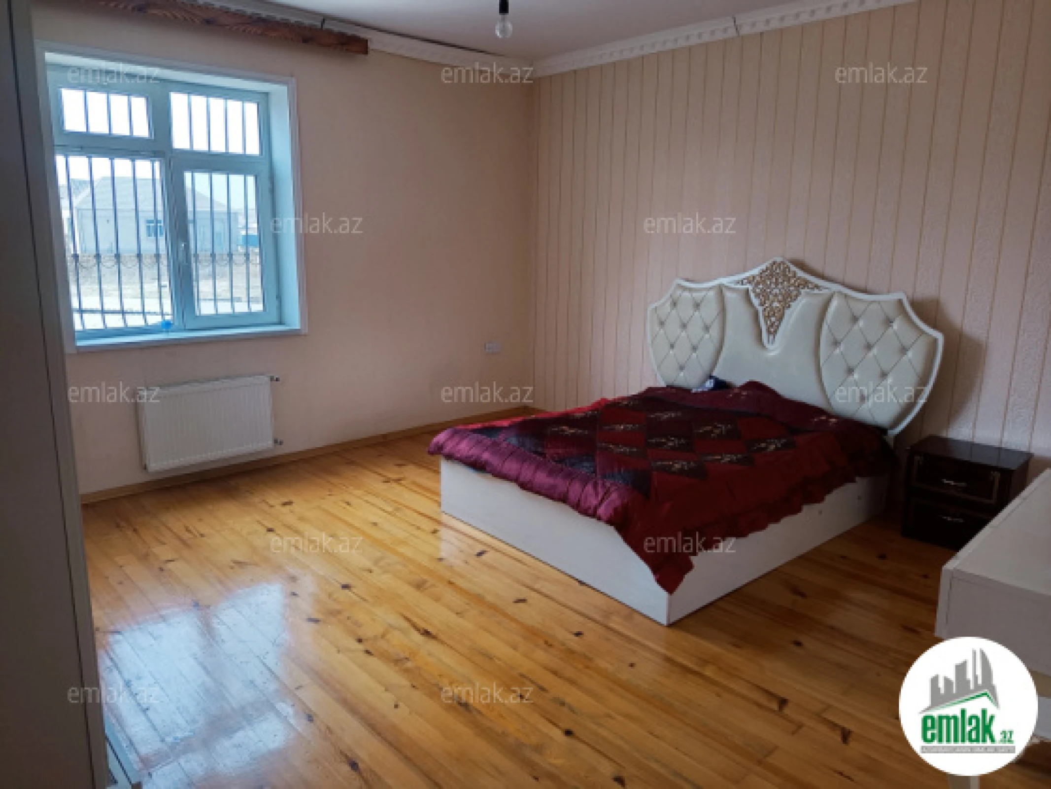 Satılır 6 otaqlı həyət evi 200 m²