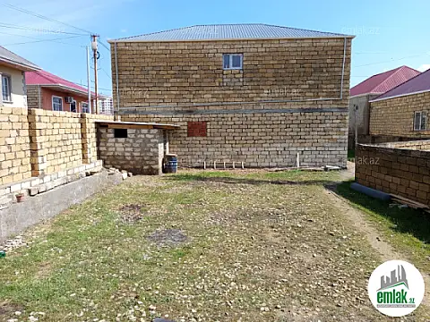 Satılır 6 otaqlı həyət evi 200 m²