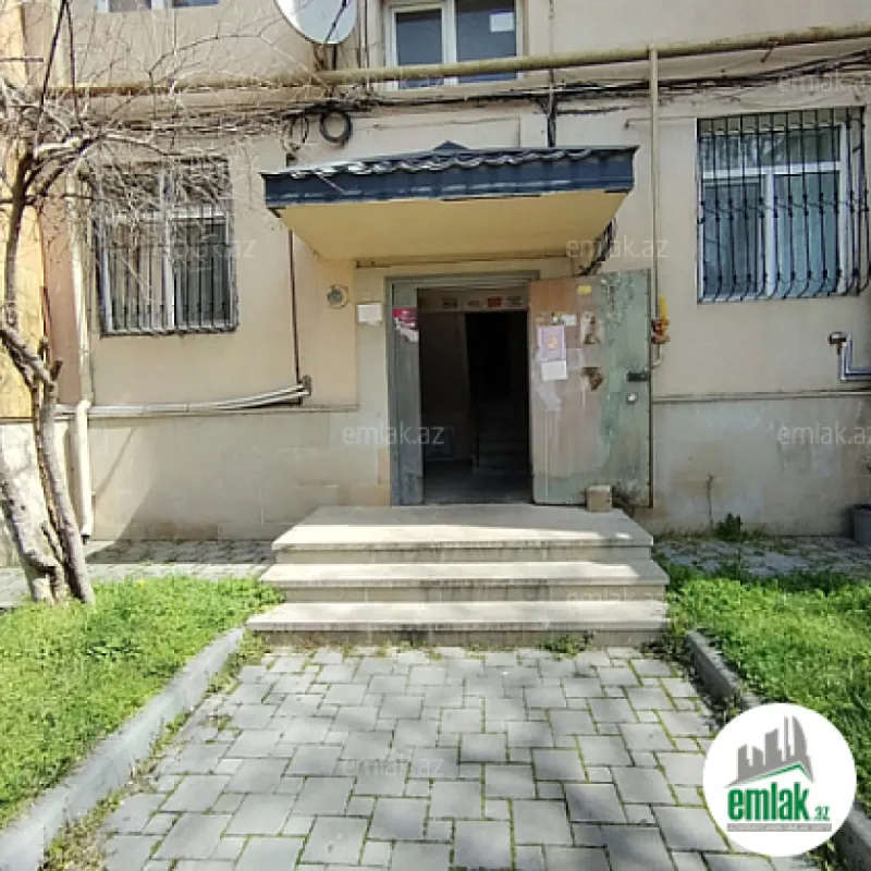 Satılır 2 otaqlı köhnə tikili 60 m²