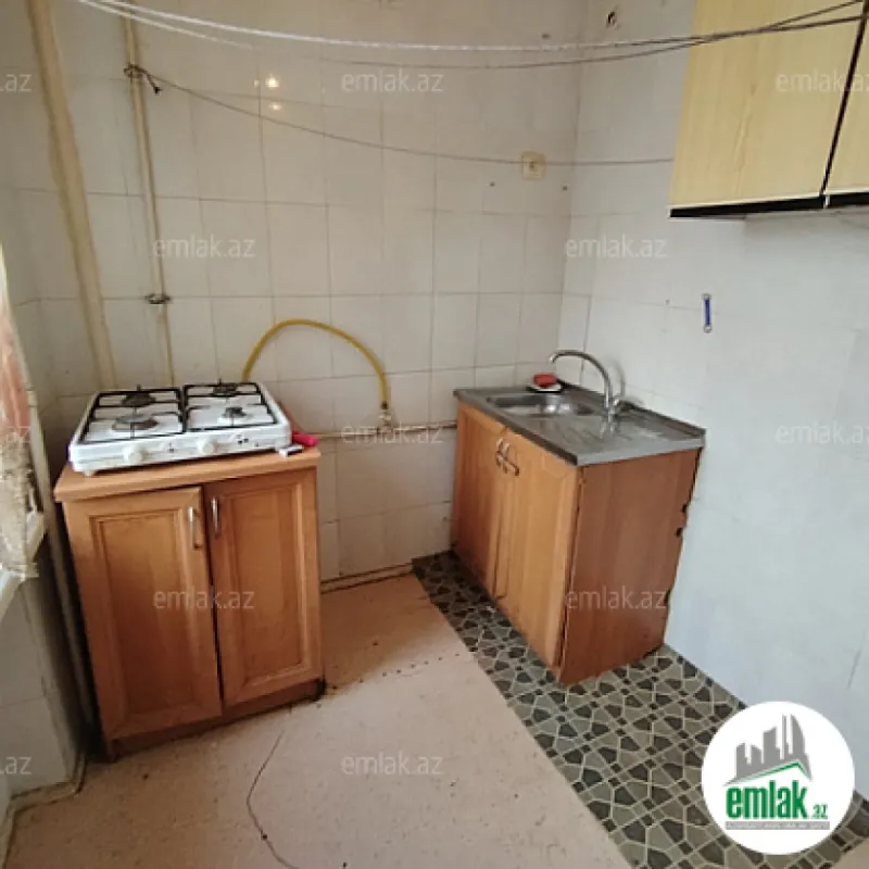 Satılır 2 otaqlı köhnə tikili 60 m²
