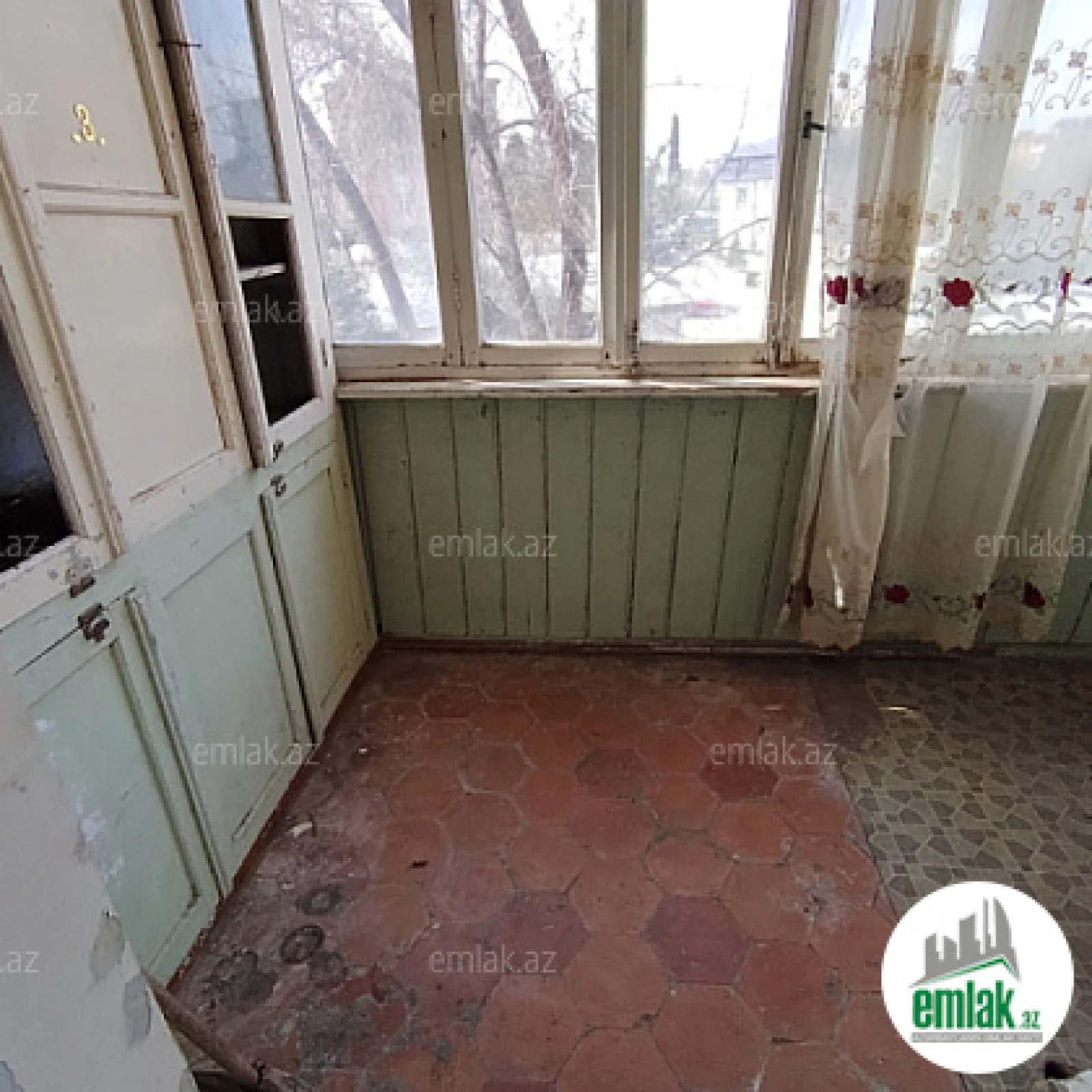 Satılır 2 otaqlı köhnə tikili 60 m²