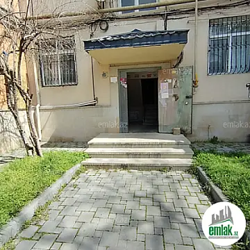Satılır 2 otaqlı köhnə tikili 60 m²