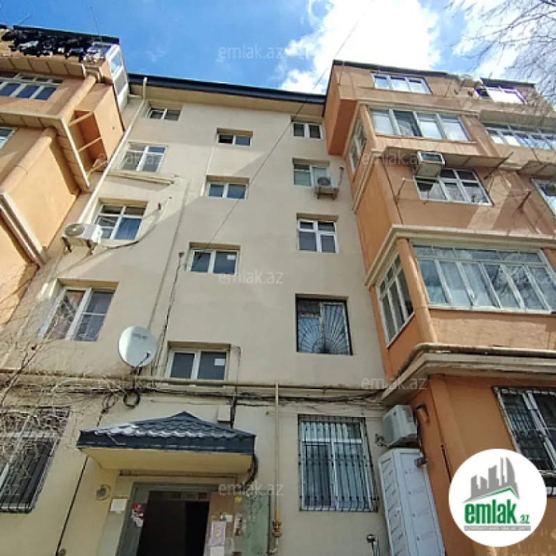Satılır 2 otaqlı köhnə tikili 60 m²