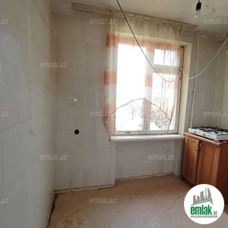 Satılır 2 otaqlı köhnə tikili 60 m²