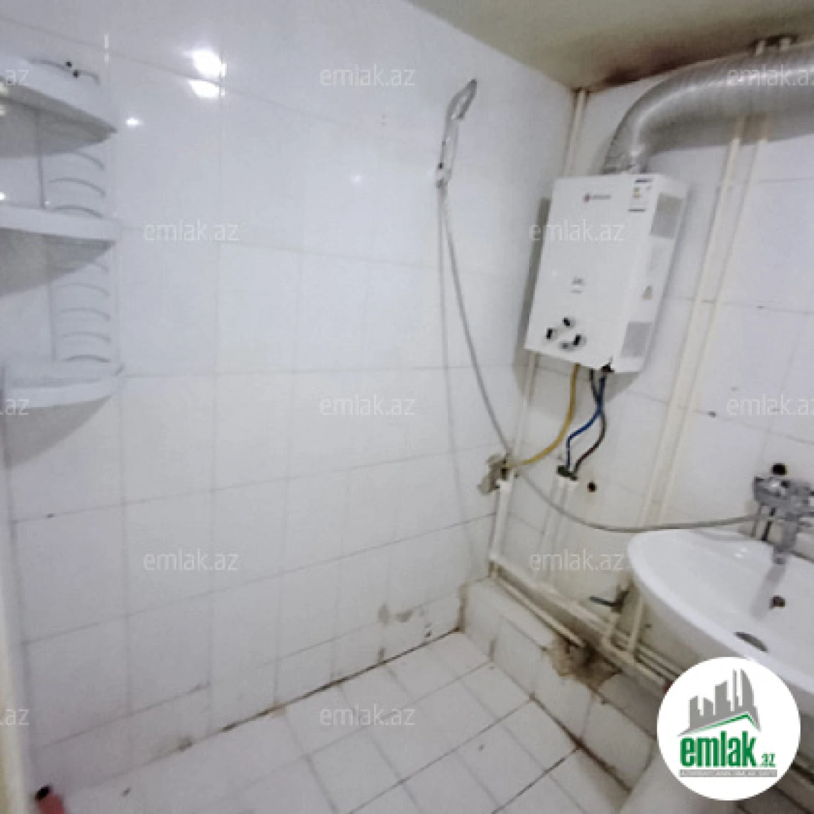 Satılır 2 otaqlı köhnə tikili 60 m²