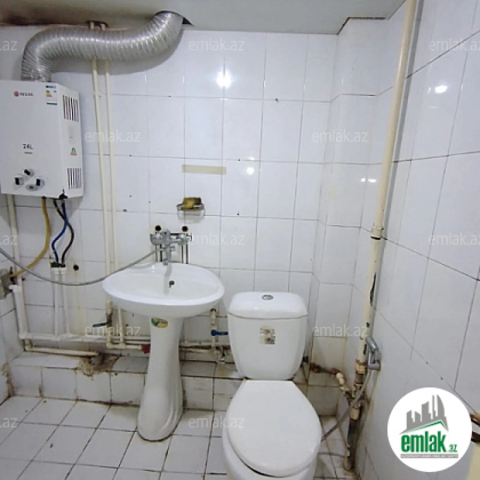 Satılır 2 otaqlı köhnə tikili 60 m²