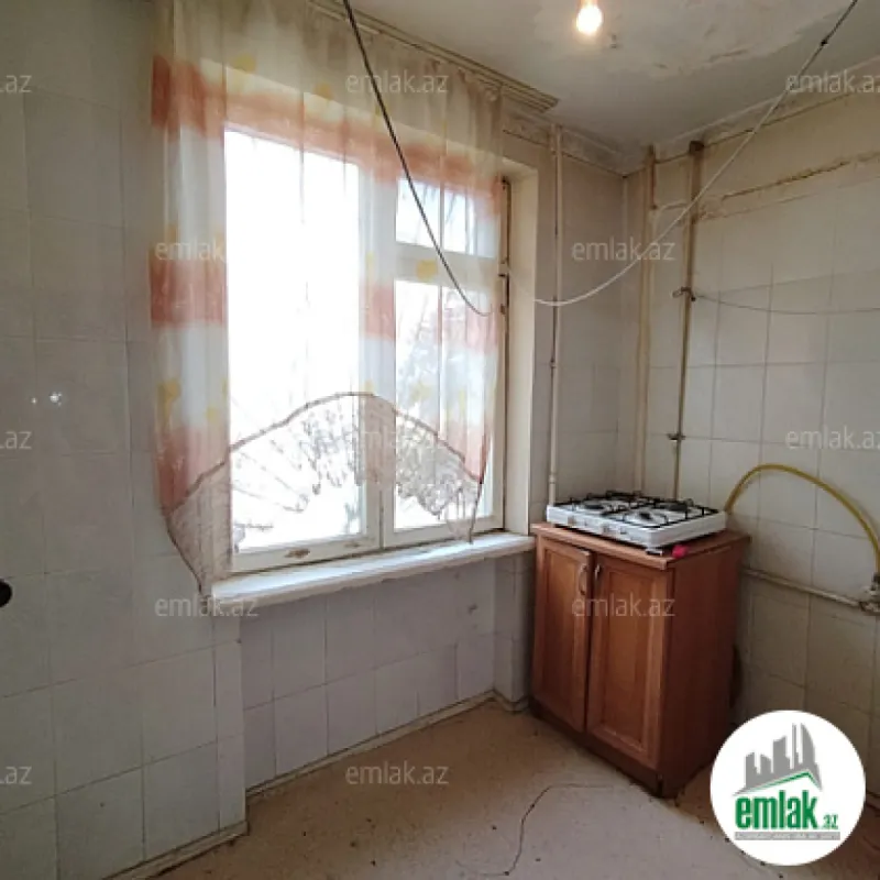 Satılır 2 otaqlı köhnə tikili 60 m²