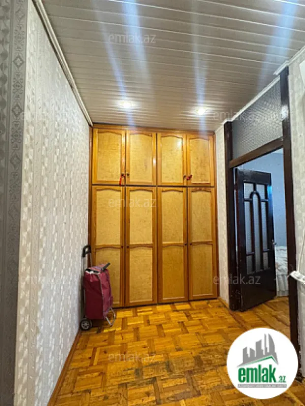 Satılır 2 otaqlı köhnə tikili 50 m²