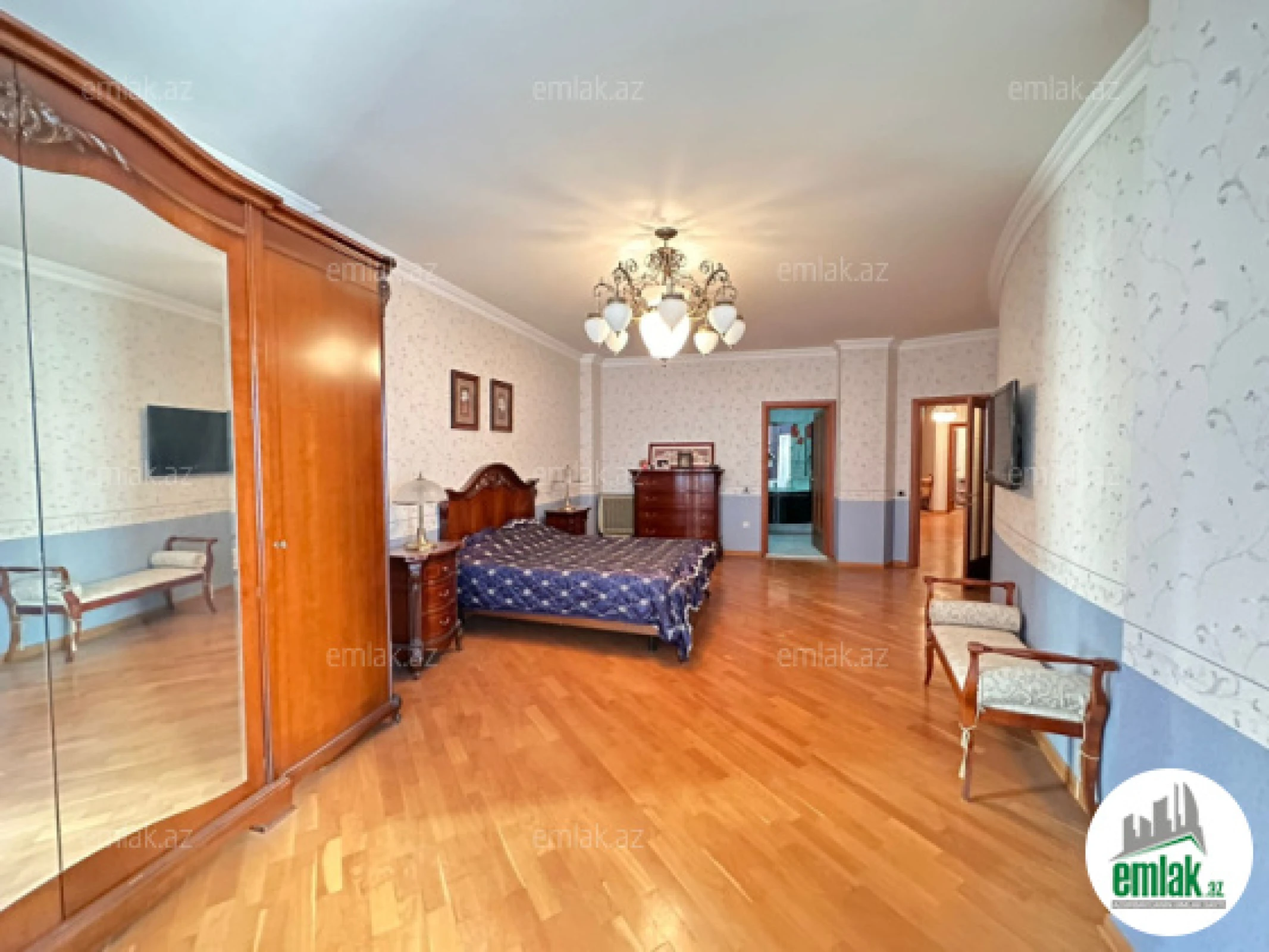 Satılır 4 otaqlı yeni tikili 240 m²