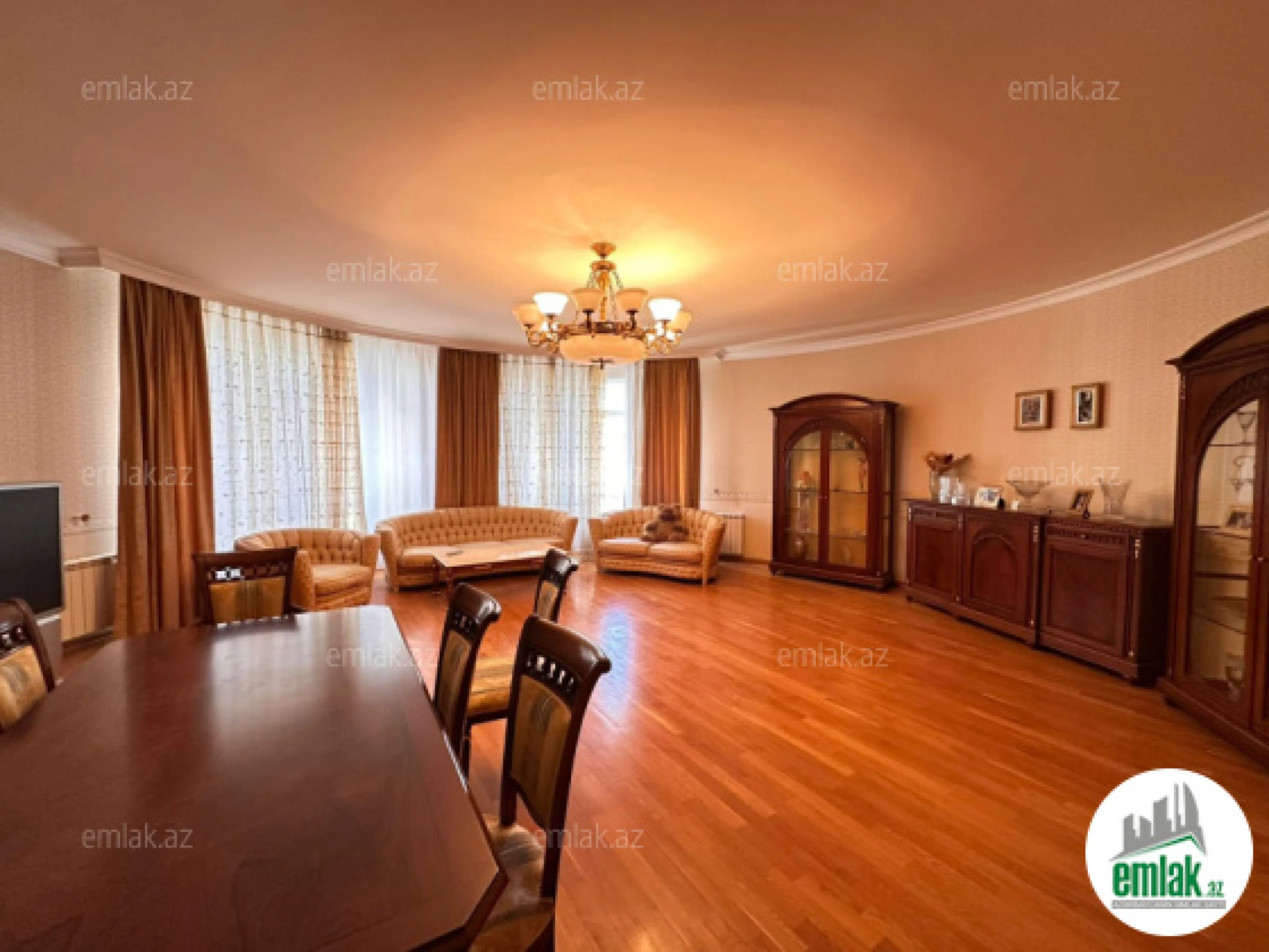 Satılır 4 otaqlı yeni tikili 240 m²