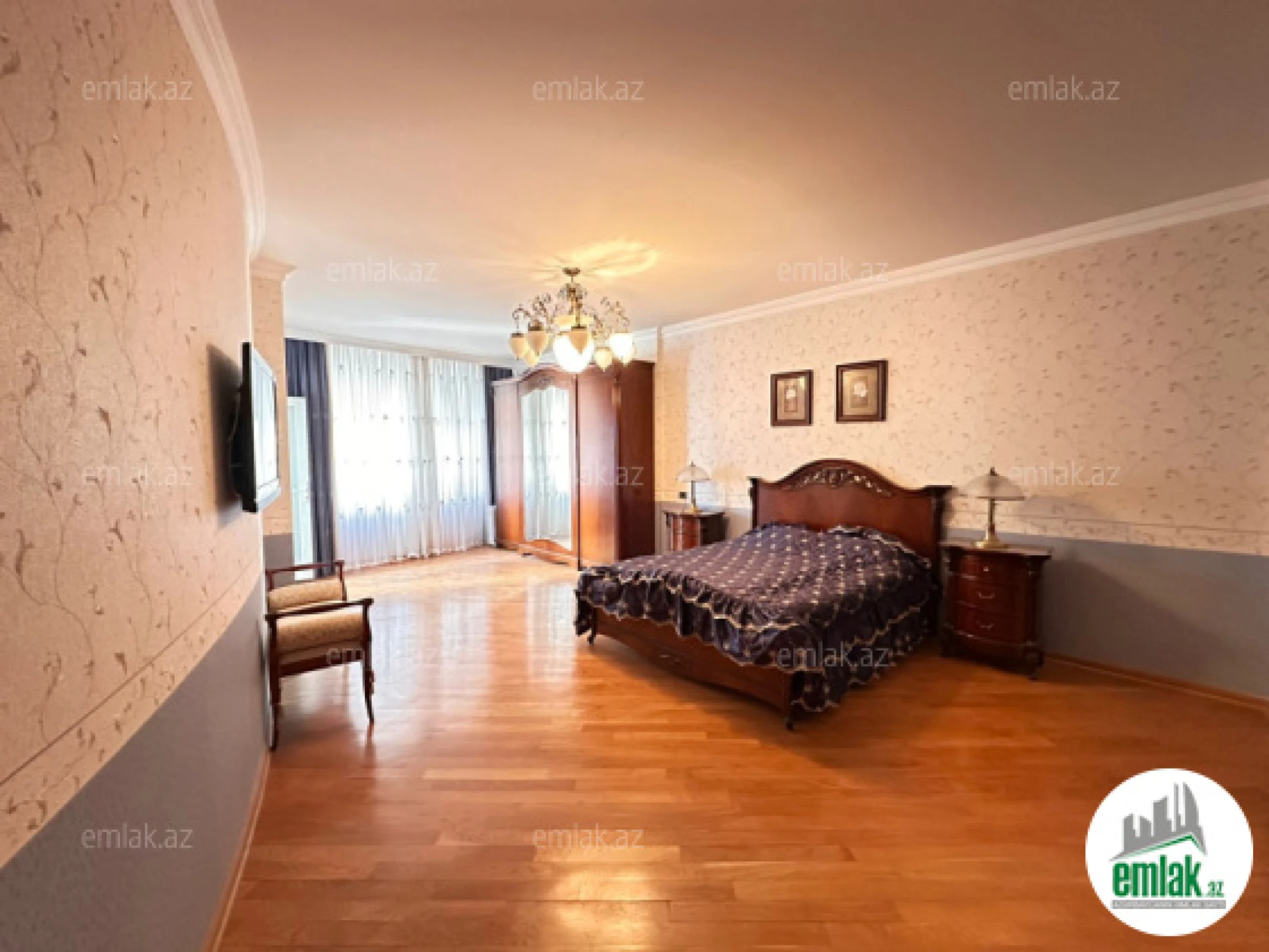 Satılır 4 otaqlı yeni tikili 240 m²