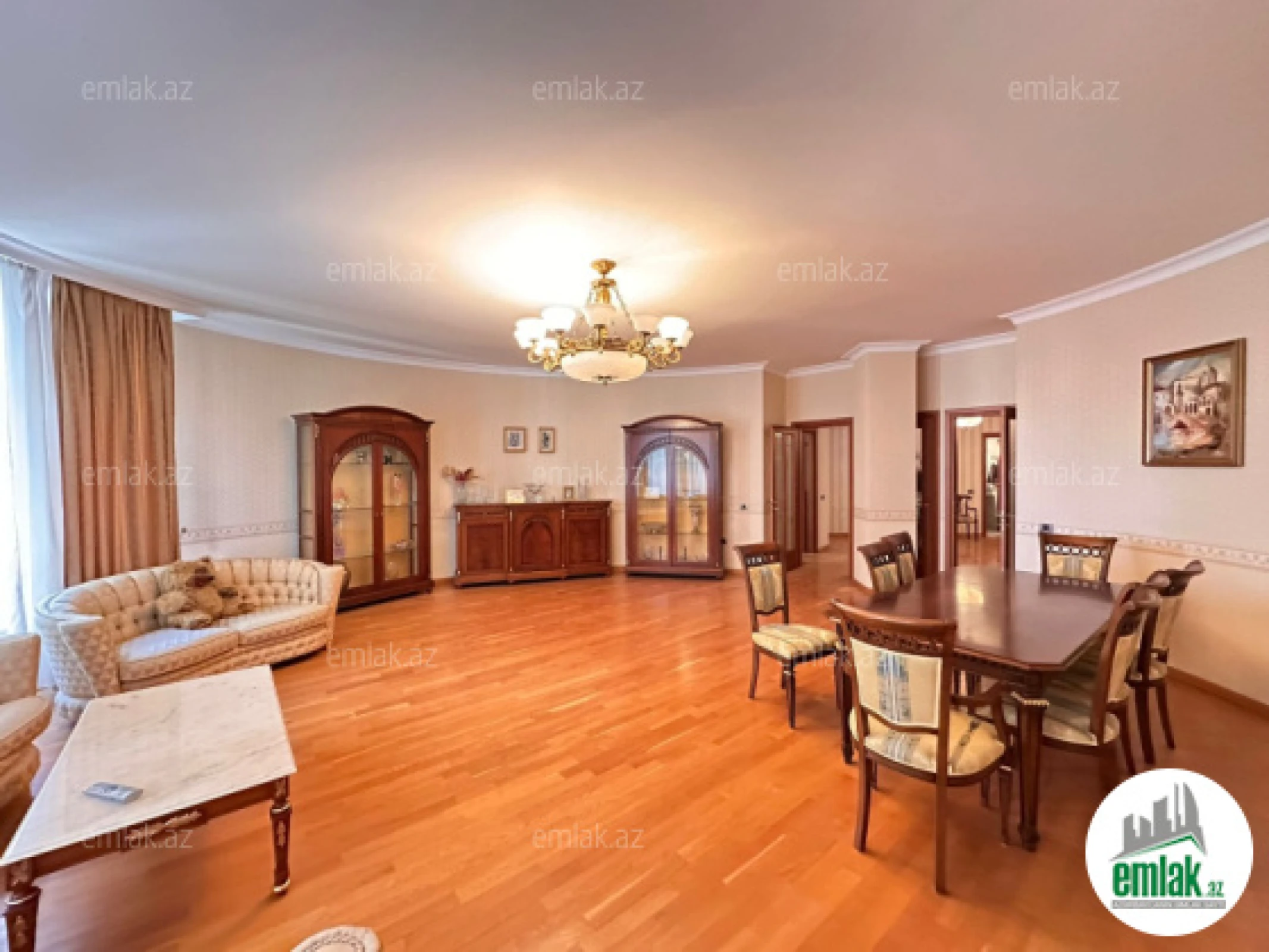 Satılır 4 otaqlı yeni tikili 240 m²