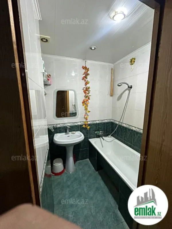 Satılır 2 otaqlı köhnə tikili 60 m²