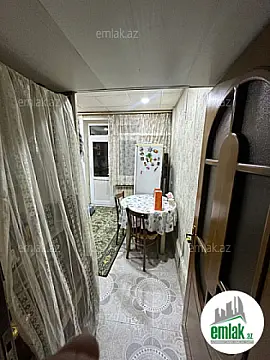 Satılır 2 otaqlı köhnə tikili 60 m²