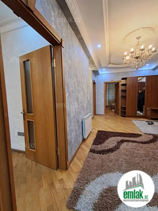 Satılır 3 otaqlı yeni tikili 130 m²