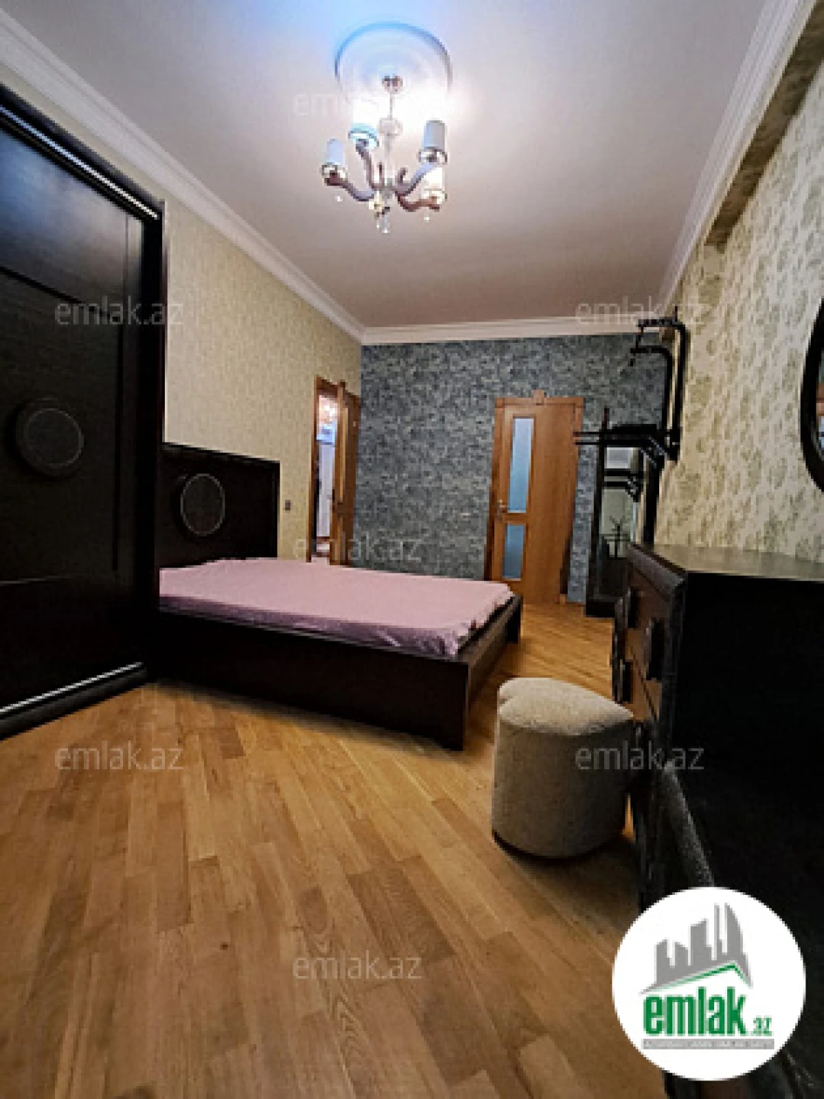 Satılır 3 otaqlı yeni tikili 130 m²