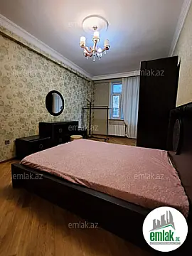 Satılır 3 otaqlı yeni tikili 130 m²