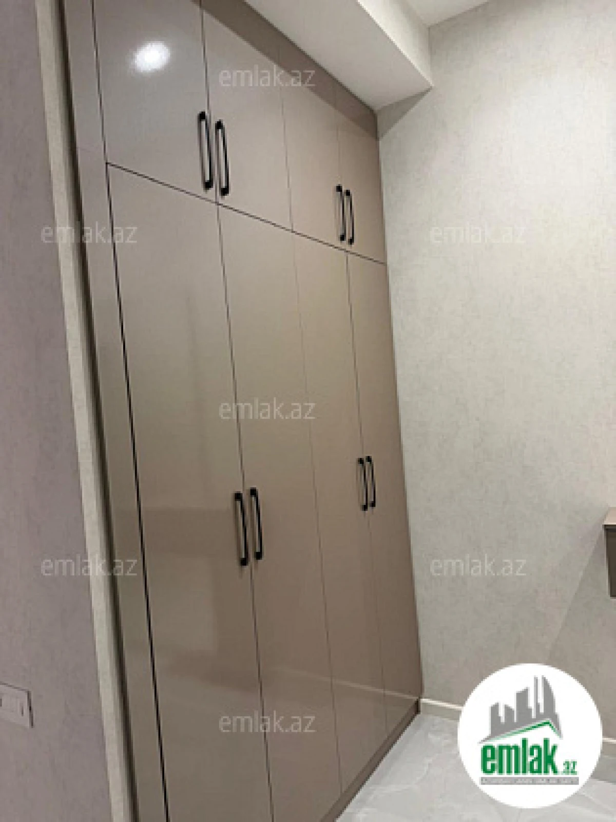 Satılır 2 otaqlı yeni tikili 83 m²