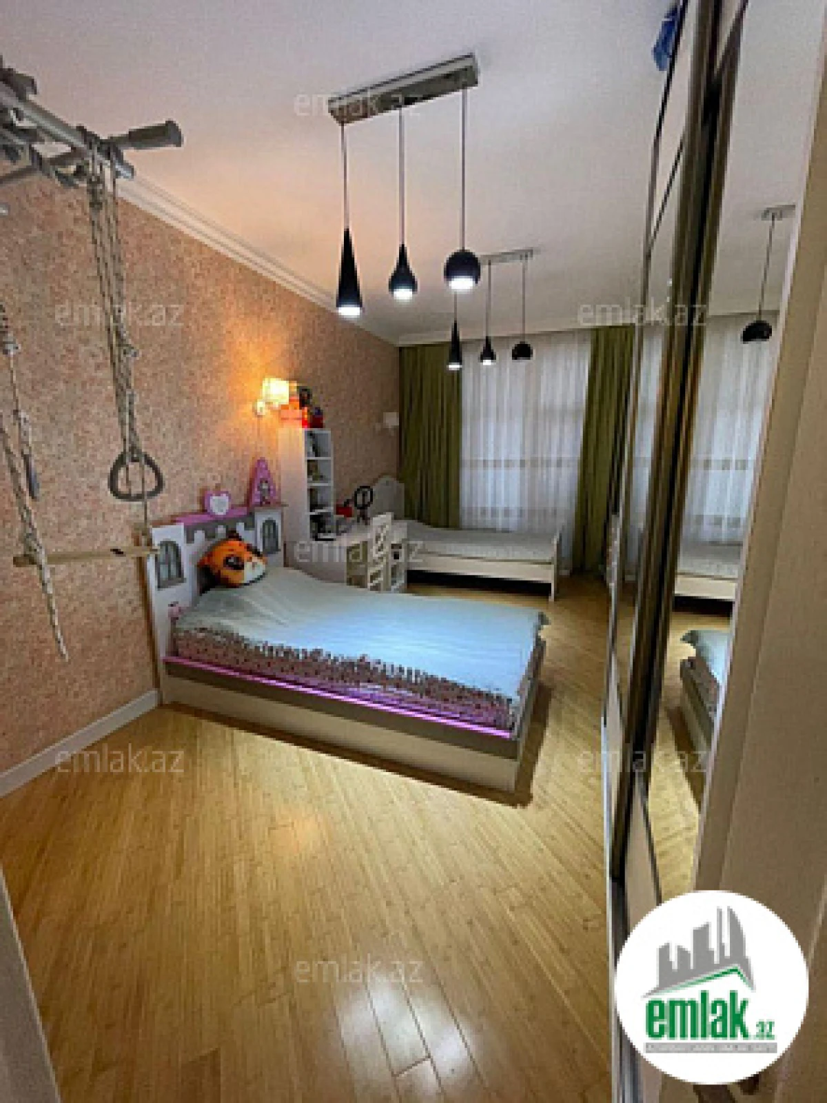 Satılır 4 otaqlı yeni tikili 172 m²