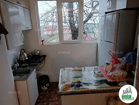 Satılır 2 otaqlı köhnə tikili 45 m²