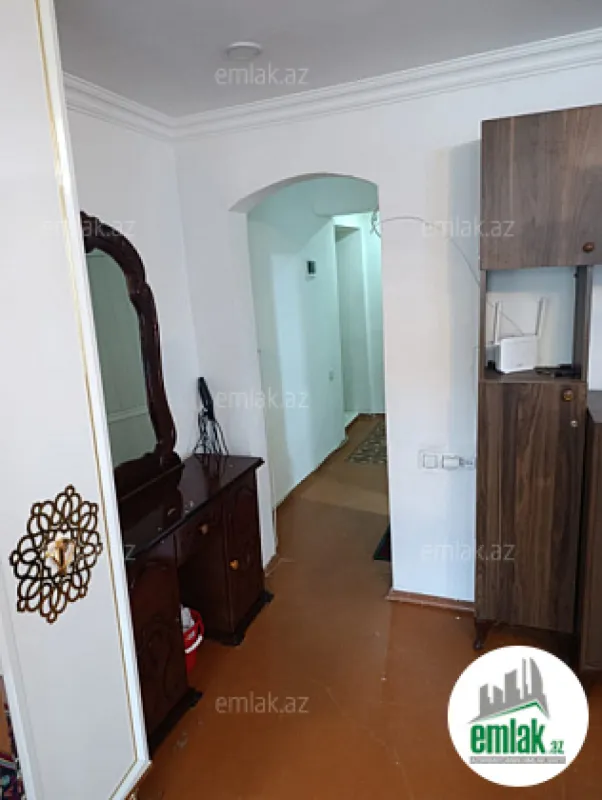 Satılır 2 otaqlı köhnə tikili 45 m²