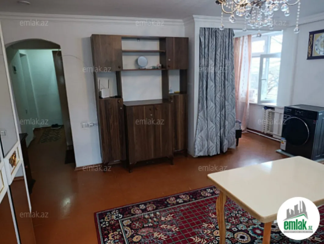 Satılır 2 otaqlı köhnə tikili 45 m²