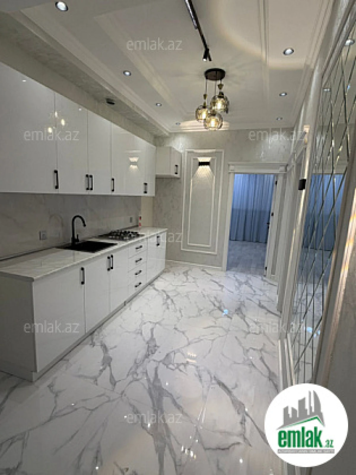 Satılır 3 otaqlı yeni tikili 85 m²