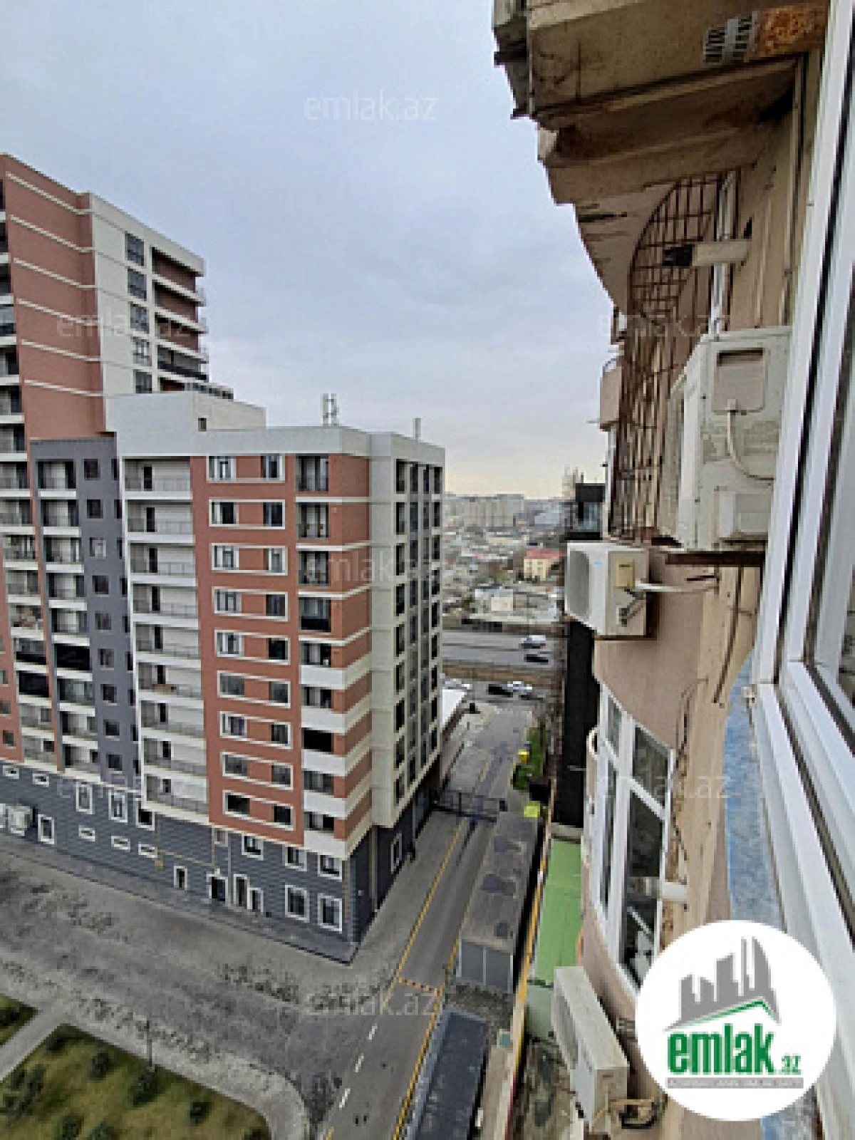 Satılır 3 otaqlı yeni tikili 130 m²