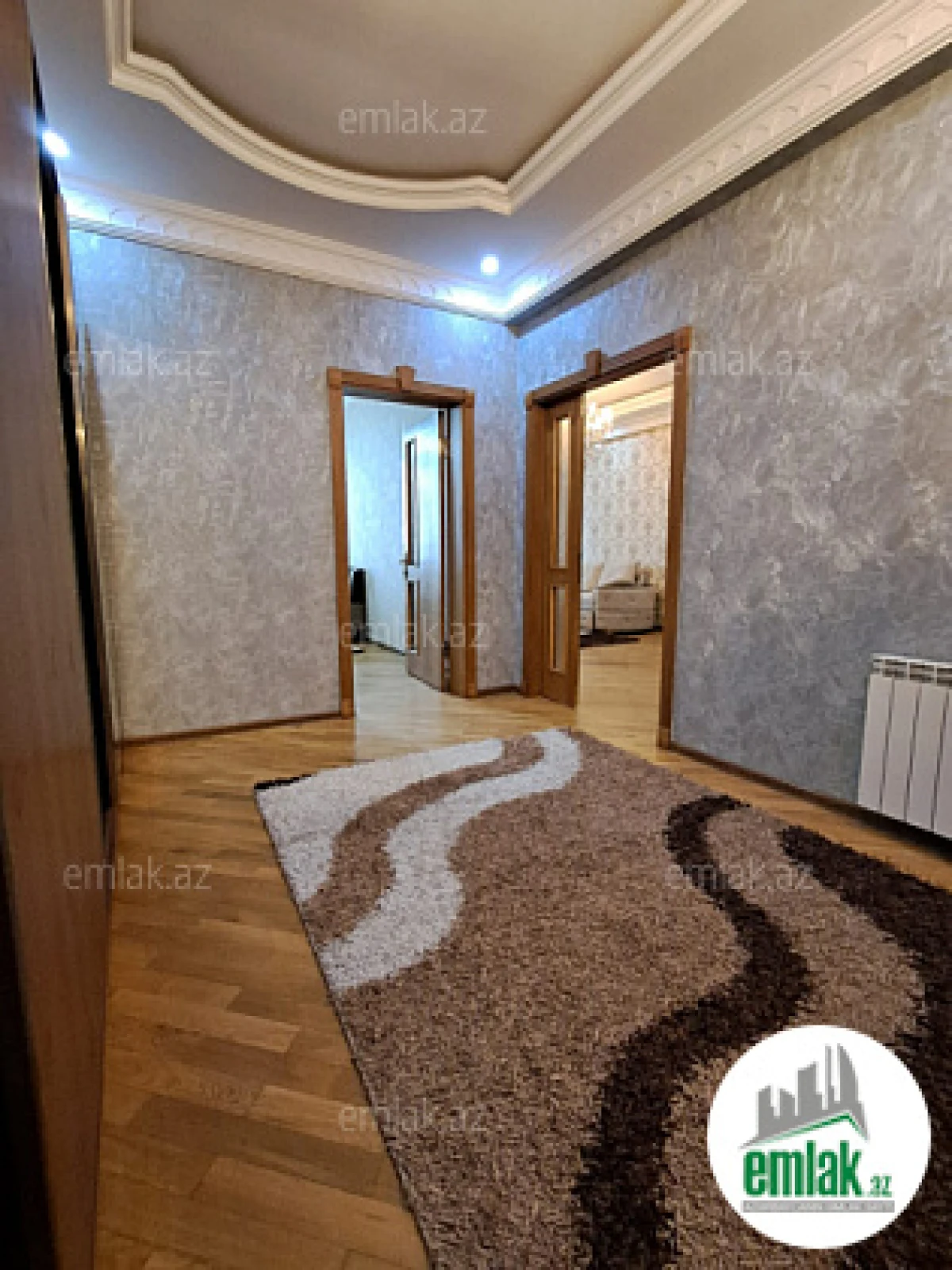 Satılır 3 otaqlı yeni tikili 130 m²