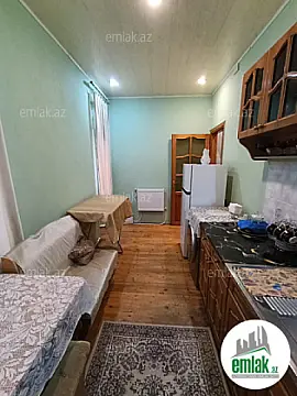 Satılır 3 otaqlı köhnə tikili 75 m²
