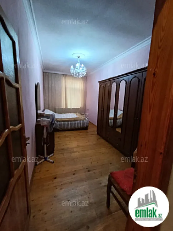 Satılır 3 otaqlı köhnə tikili 75 m²