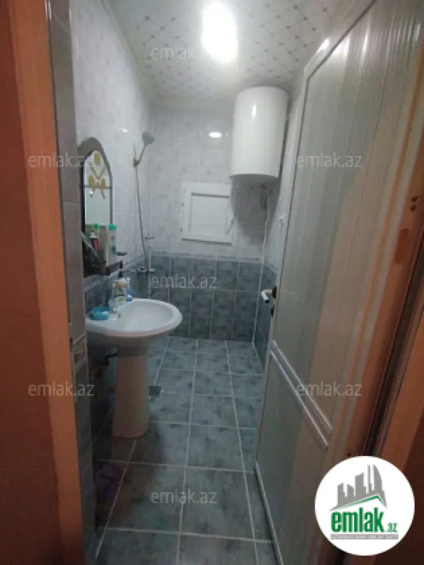 Satılır 3 otaqlı köhnə tikili 75 m²